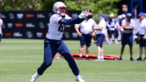 New England Patriots tight end Austin Hooper