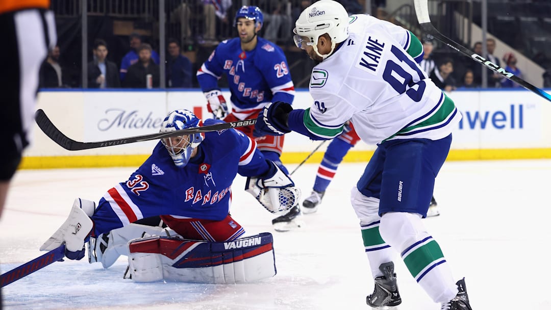 Vancouver Canucks v New York Rangers