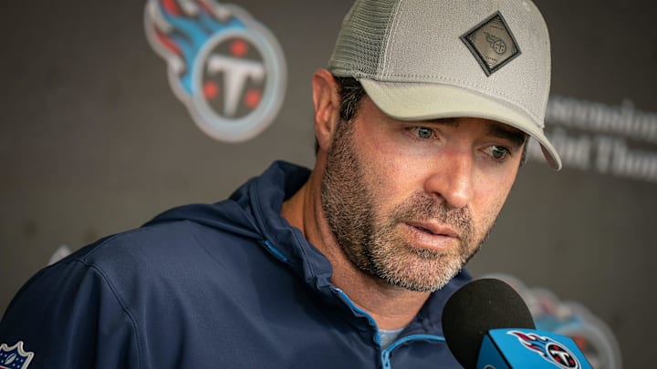Tennessee Titans head coach Brian Callahan speaks before minicamp practice 