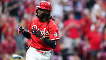 Cincinnati Reds shortstop Elly De La Cruz (44) gestures to the crowd after hitting a two-run homer in the second inning of a MLB game between the Cincinnati Reds and Pittsburgh Pirates, Tuesday, Sept. 23, 2025, at Great American Ball Park in downtown Cincinnati.