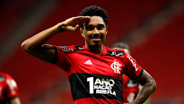 Vitinho não terá seu contrato renovado pelo Flamengo e interessa a clube grego