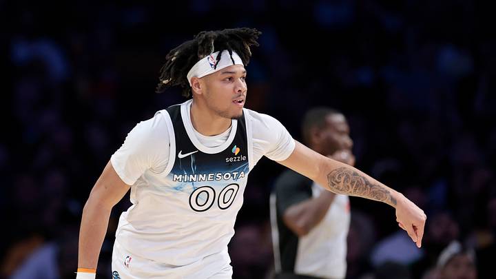 Minnesota Timberwolves v Los Angeles Lakers