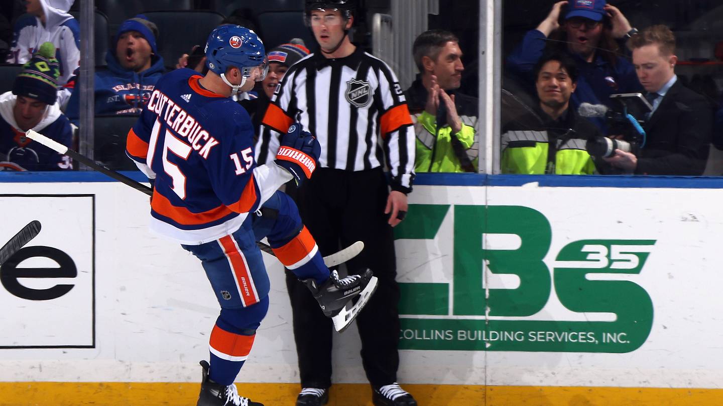 There's No Lack of Leadership in the NY Islanders Locker Room - Vimarsana News