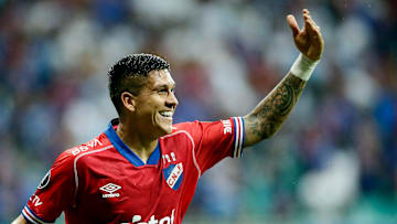 Millán é o novo zagueiro do Fluminense