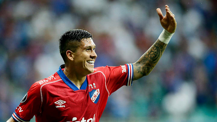 Millán é o novo zagueiro do Fluminense Millán é o novo zagueiro do Fluminense