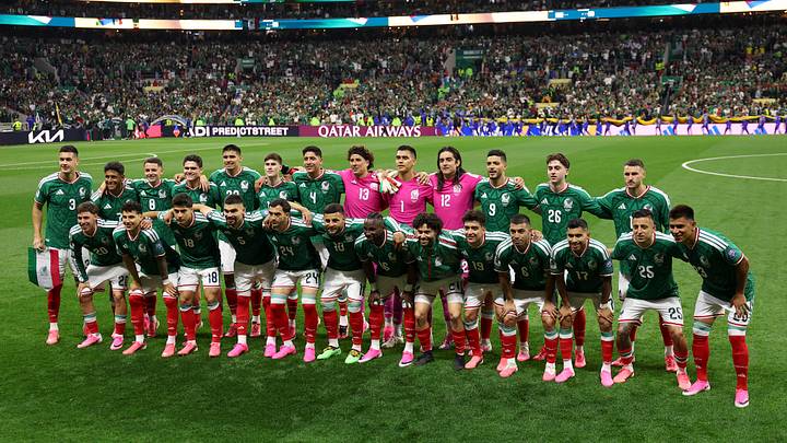 Si México derrota a Inglaterra, no sólo volverá a los Cuartos de Final: habrá firmado, por el contexto y la dimensión del torneo, la mejor actuación mundialista de su historia. Si México derrota a Inglaterra, no sólo volverá a los Cuartos de Final: habrá firmado, por el contexto y la dimensión del torneo, la mejor actuación mundialista de su historia.