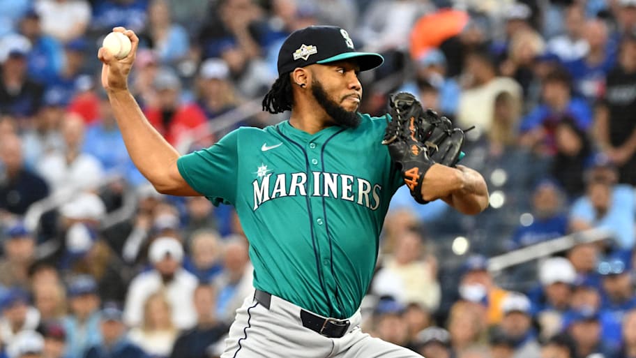 Seattle Mariners pitcher Eduard Bazardo
