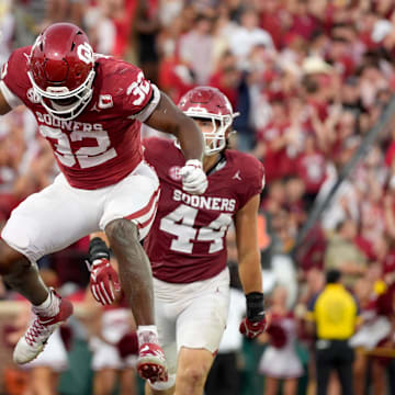 Oklahoma defensive end R Mason Thomas