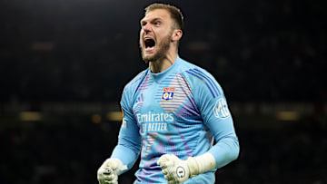 Lucas Perri trocará o Lyon pelo Leeds United