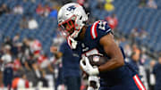 Aug 10, 2023; Foxborough, Massachusetts, USA; New England Patriots tight end Scotty Washington (17) warms up before a game against the Houston Texans at Gillette Stadium. Mandatory Credit: Eric Canha-Imagn Images