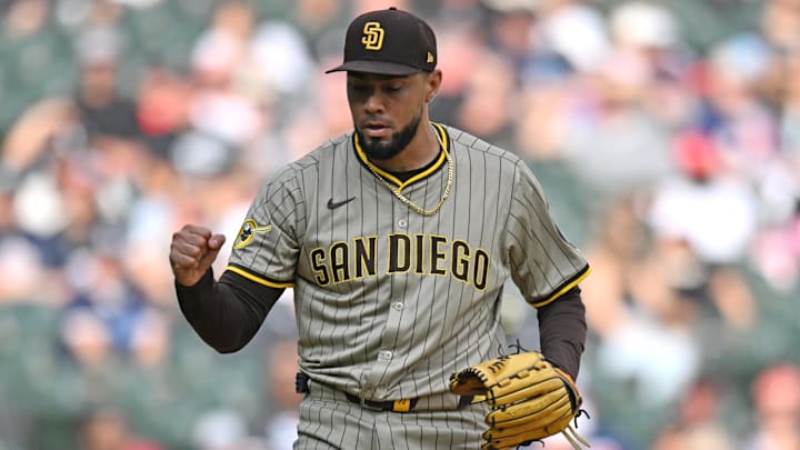 The Braves are set to sign Robert Suarez away from the Padres.