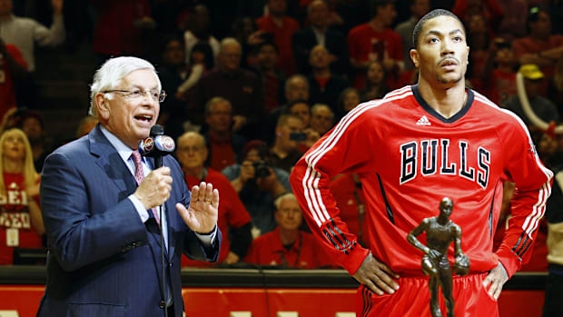 Derrick Rose receives the 2011 NBA MVP award. Derrick Rose receives the 2011 NBA MVP award.