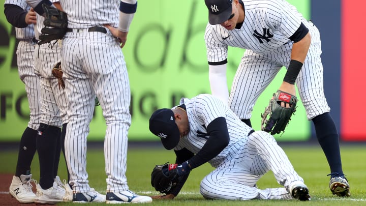 Yankees' DJ LeMahieu sits again, Aaron Hicks scratched