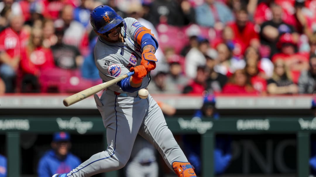 Apr 7, 2024; Cincinnati, Ohio, USA; New York Mets catcher Francisco Alvarez (4) hits a single