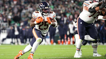 Nov 28, 2025; Philadelphia, Pennsylvania, USA; Chicago Bears running back Kyle Monangai (25) carries the ball for a touchdown against the Philadelphia Eagles during the fourth quarter of the game at Lincoln Financial Field. Mandatory Credit: Bill Streicher-Imagn Images
