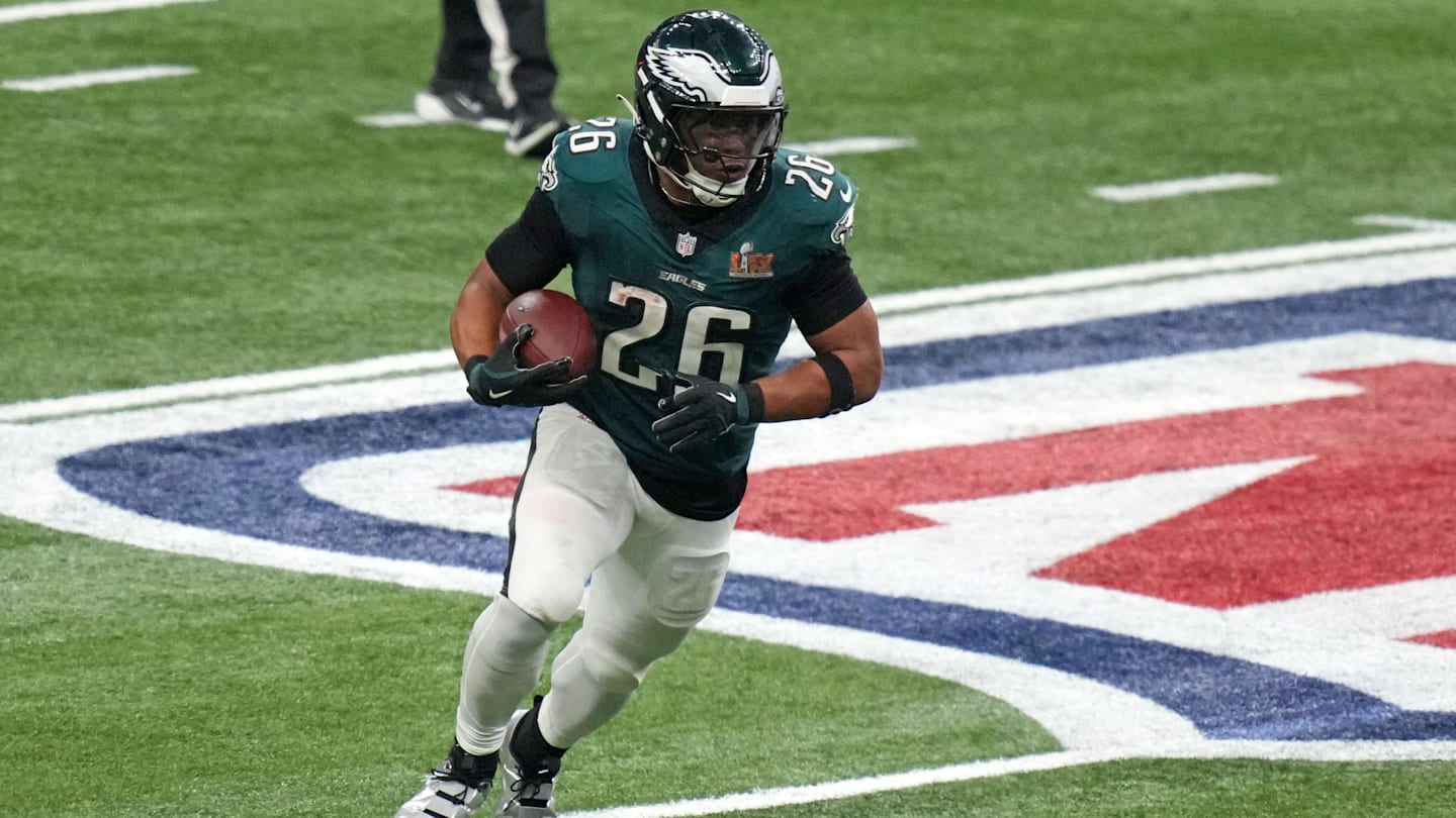 Eagles Sign Saquon Barkley Two-Year $41M Extension