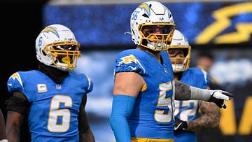 Buffalo Bills Sign Hardman, Add Fox After Loss