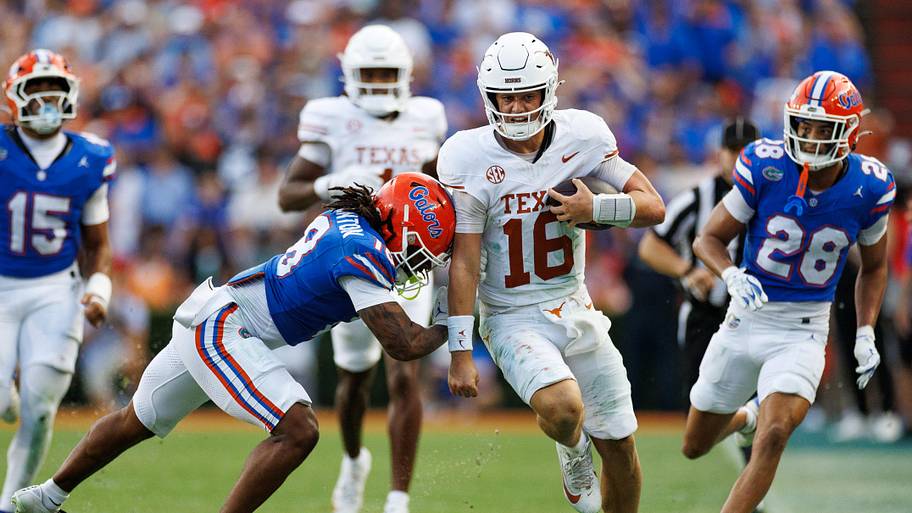 Florida linebacker Aaron Chiles pushes Texas quarterback Arch Manning out of bounds.