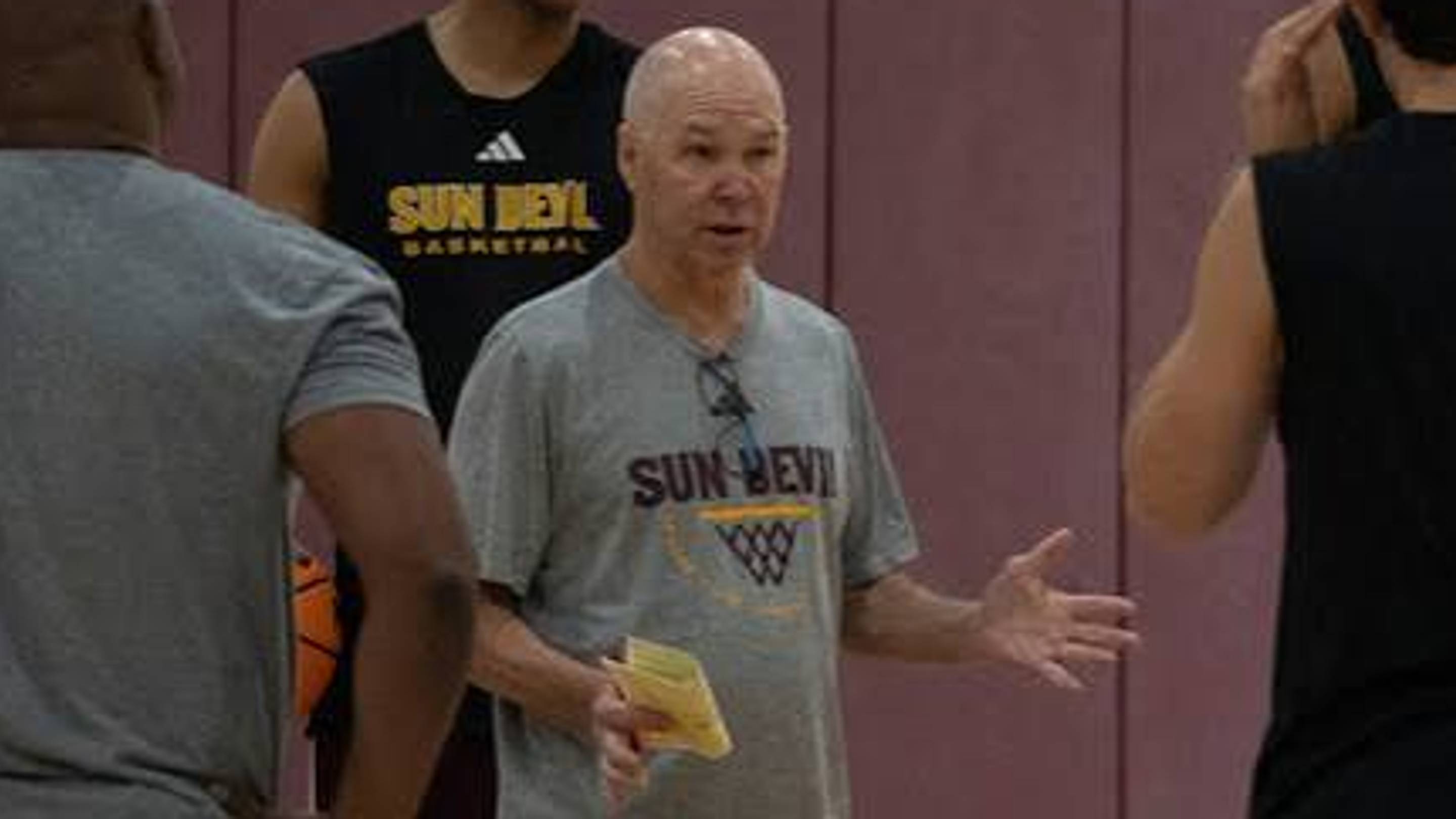 ASU men's basketball coach Randy Bennett (center) talks with his team during practice at the Weatherup Center in Tempe, Arizona, on June 30, 2026. | © Mark Henle/The Republic / USA TODAY NETWORK via Imagn Images