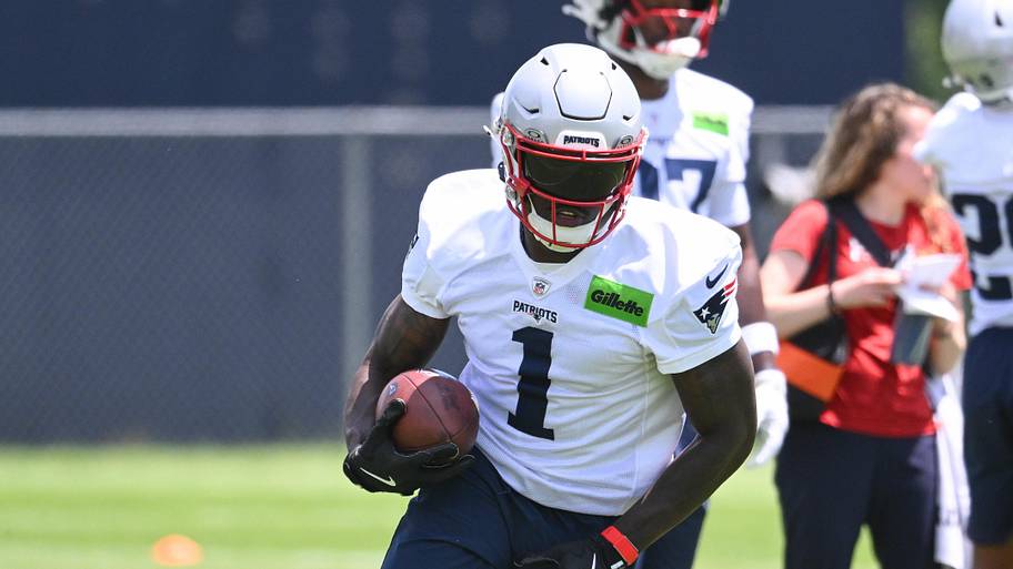 New England Patriots wide receiver A.J. Brown