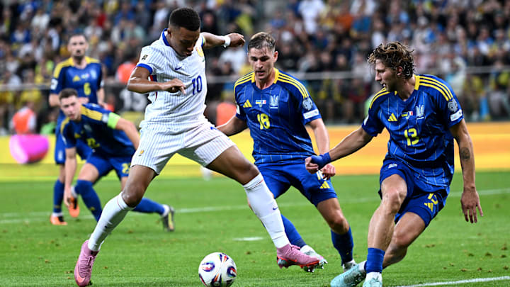 França, de Mbappé, encara a Ucrânia