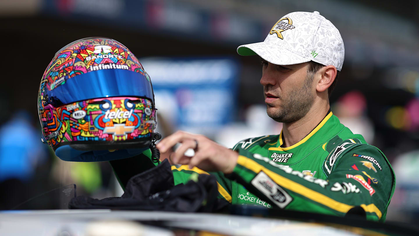 NASCAR Holds First US Points Race in Mexico City