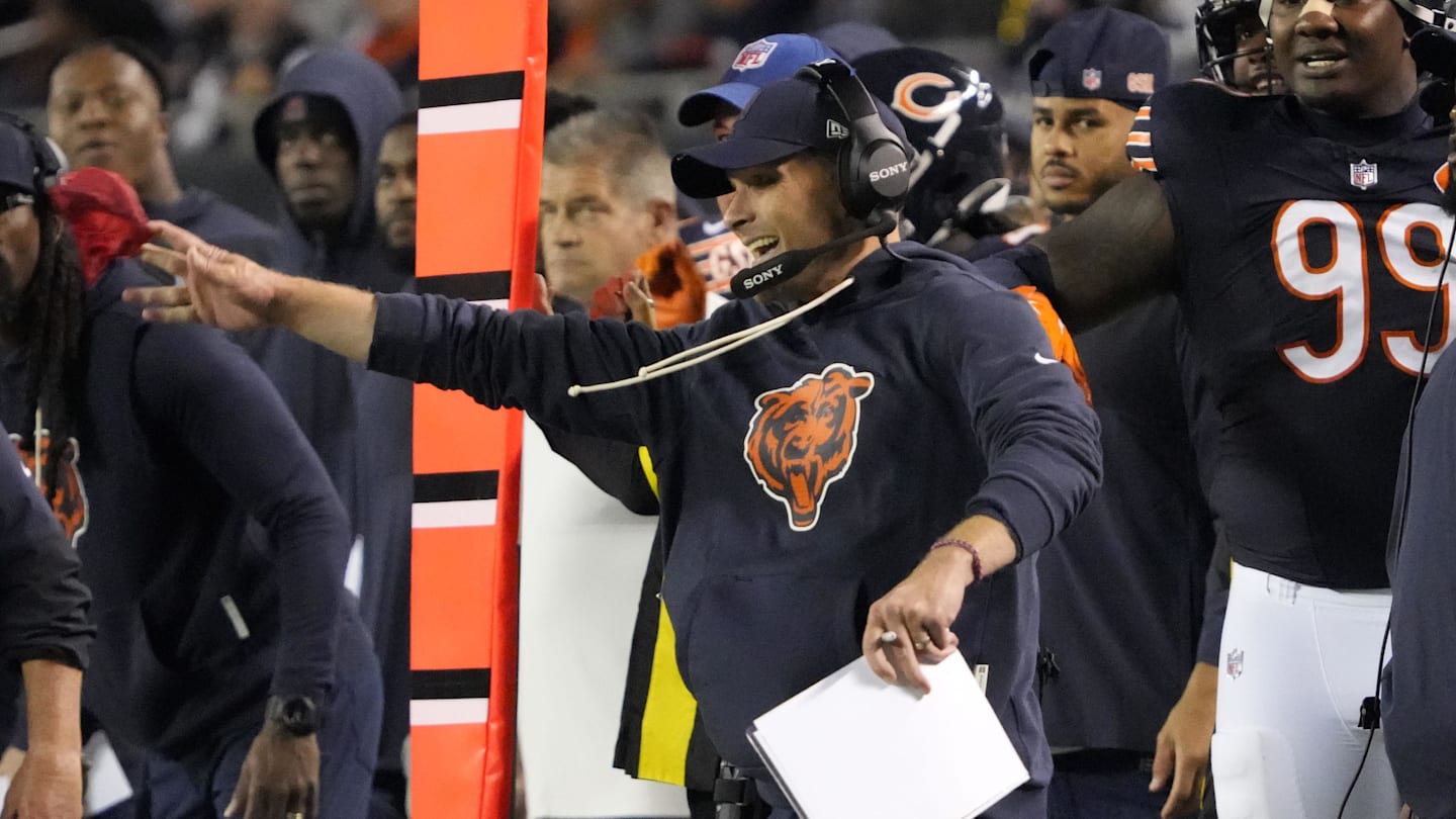 Chicago Bears Show Resilience Under Coach Ben Johnson Despite Injuries and Quarterback Challenges