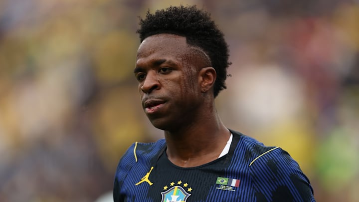 Vini teve atuação constrangedora contra a França