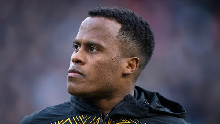 Torcida vive expectativa por estreia do colombiano Torcida vive expectativa por estreia do colombiano