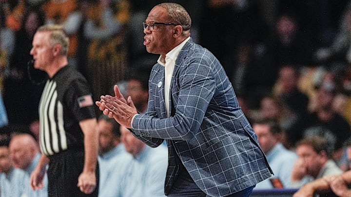North Carolina Tar Heels head coach Hubert Davis