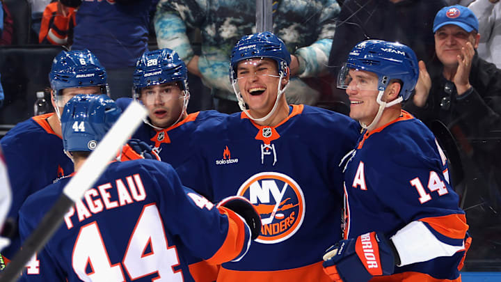 Carolina Hurricanes v New York Islanders