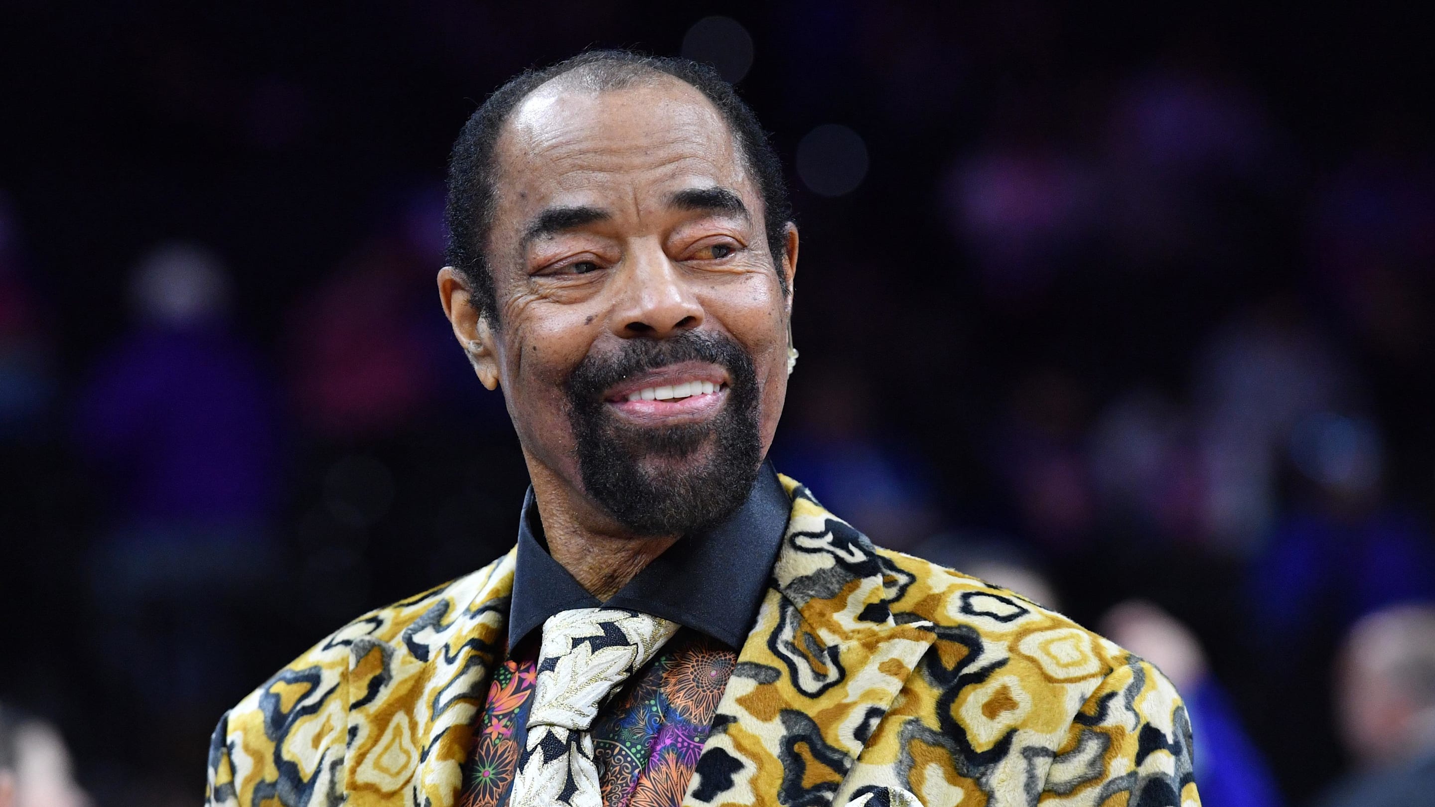 Knicks Announcer Walt Frazier Took Hilarious Jab at Pat Riley During Game vs. Heat
