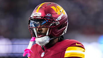 Washington Commanders cornerback Trey Amos