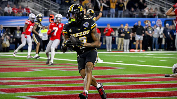 Missouri Tigers wide receiver Luther Burden III (3)