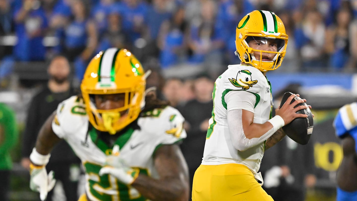 Coaches Poll top 25: Oregon rises, Ohio State falls in college football rankings for Week 8