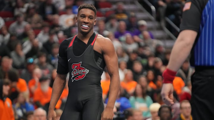 Dreshaun Ross reached 100 career wins, claiming gold at the Ed Winger Invitational for Fort Dodge.