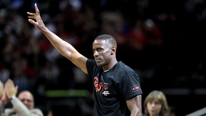 Mar 4, 2017; Houston, TX, USA; Houston Rockets former guard Vernon Maxwell waves to the crowd during a timeout against the Memphis Grizzlies during the third quarter at Toyota Center. Mandatory Credit: Erik Williams-Imagn Images Mar 4, 2017; Houston, TX, USA; Houston Rockets former guard Vernon Maxwell waves to the crowd during a timeout against the Memphis Grizzlies during the third quarter at Toyota Center. Mandatory Credit: Erik Williams-Imagn Images
