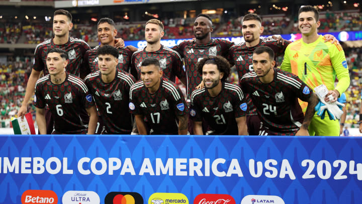 El once titular de México frente a Ecuador