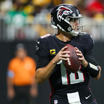 Atlanta Falcons quarterback Kirk Cousins can achieve two career accolades Monday against the Philadelphia Eagles.