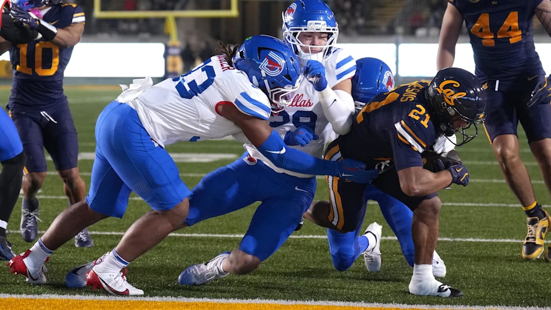 Jacob De Jesus scores a touchdown against SMU