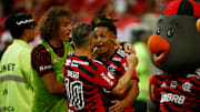 Flamengo goleou o Athletico-PR por 5 a 0 no Maracanã