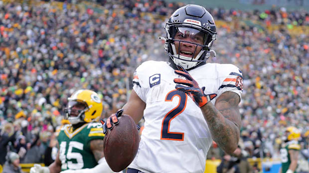 Chicago Bears wide receiver DJ Moore (2) scores a touchdown on a reception against the Green Bay Packers