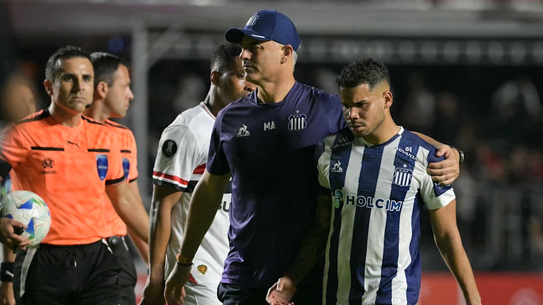 Navarro salió llorando del encuentro ante Sao Paulo 