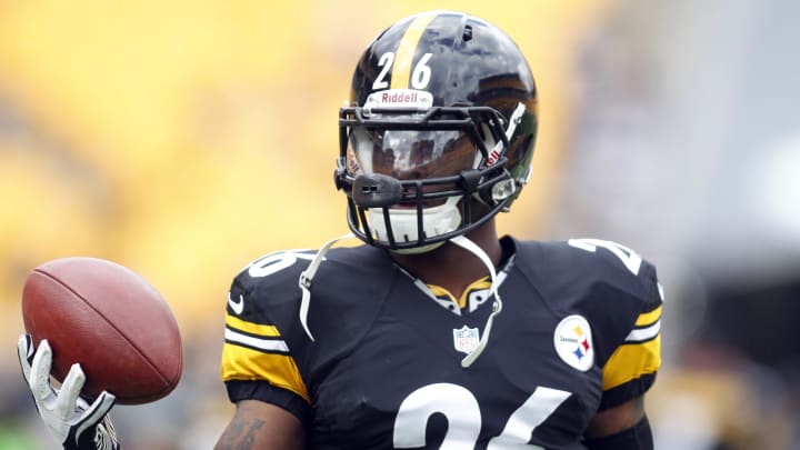 Oct 20, 2013; Pittsburgh, PA, USA; Pittsburgh Steelers running back Le'Veon Bell (26) on the field before playing the Baltimore Ravens at Heinz Field. Mandatory Credit: Charles LeClaire-USA TODAY Sports