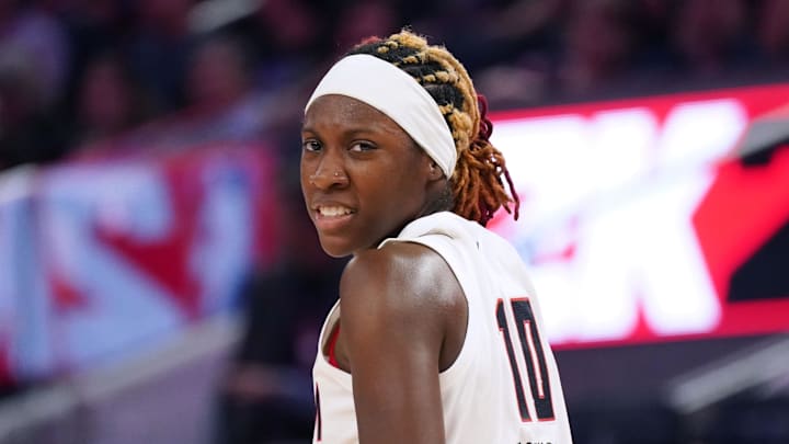 Aug 17, 2025; San Francisco, California, USA; Atlanta Dream guard Rhyne Howard (10) looks back at the referee in the second quarter against the Golden State Valkyries at Chase Center. Mandatory Credit: David Gonzales-Imagn Images Aug 17, 2025; San Francisco, California, USA; Atlanta Dream guard Rhyne Howard (10) looks back at the referee in the second quarter against the Golden State Valkyries at Chase Center. Mandatory Credit: David Gonzales-Imagn Images