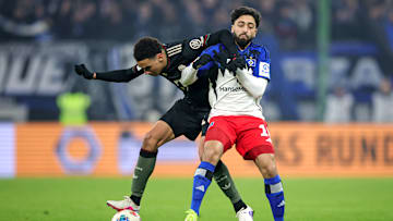 Immanuel Pherai (hier gegen Jamal Musiala) verlässt den HSV 