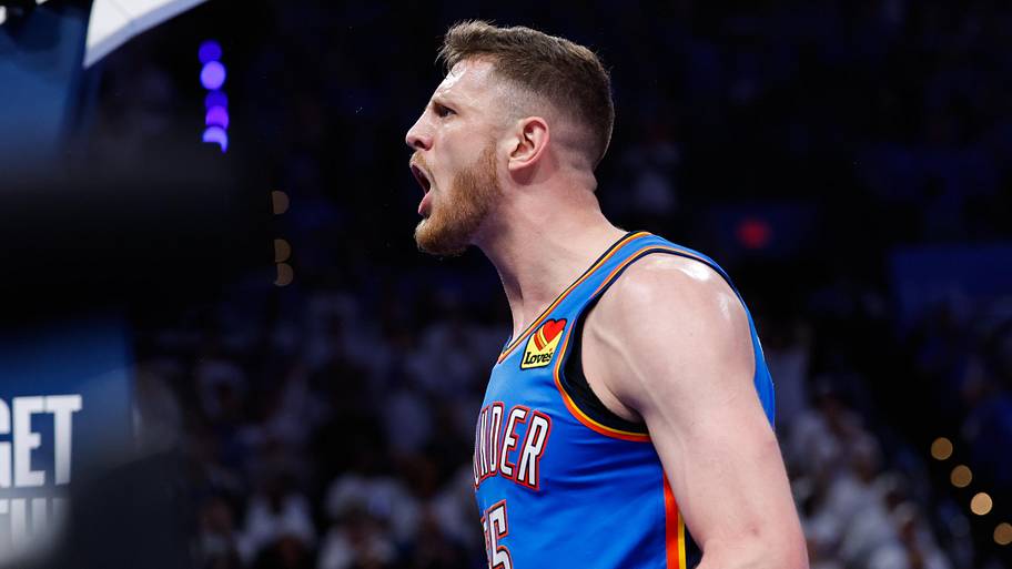 Thunder center Isaiah Hartenstein reacts to a play during the fourth quarter against the Spurs.