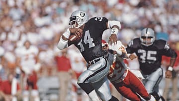 Former Raiders RB Bo Jackson.