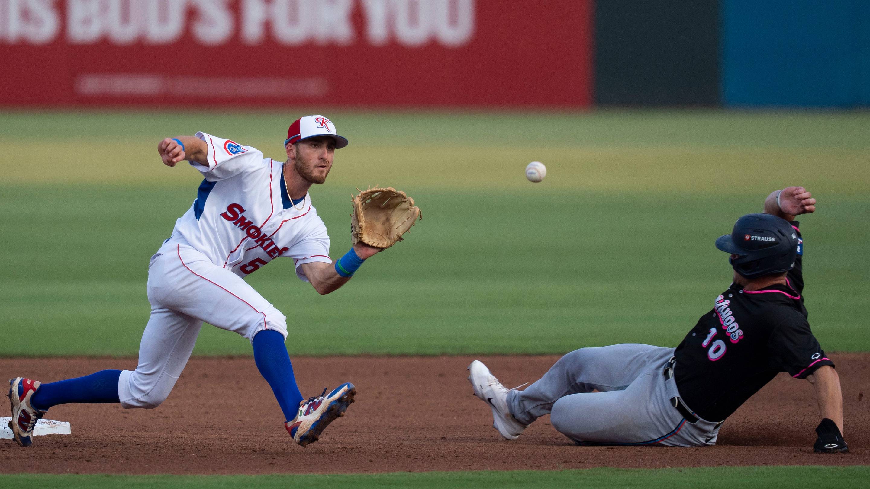 Left-handed Slugger Should Be Bringing His Sweet Swing to Marlins By 2028