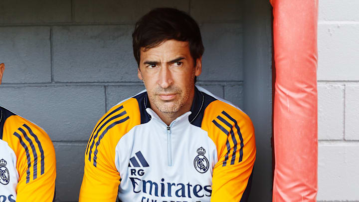 Raúl is leaving Real Madrid.